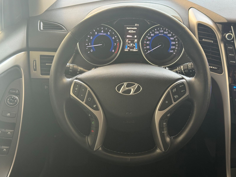 Hyundai i30 blue | 1. Hand | Automatik | BT Car Play — photo 11