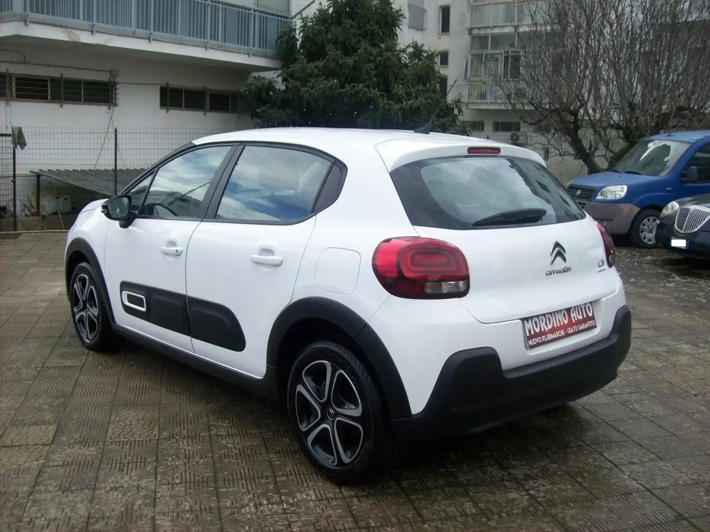 Citroen C3 1.5 bluehdi 102CV Shine Pack Bianco - 2