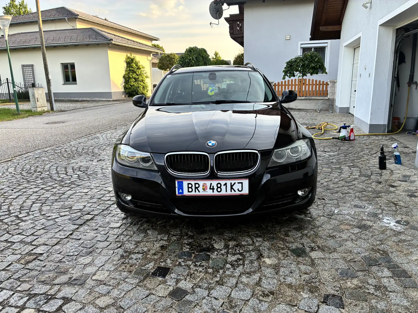 BMW 318 318d Touring Advantage Österreich-Paket Schwarz - 1