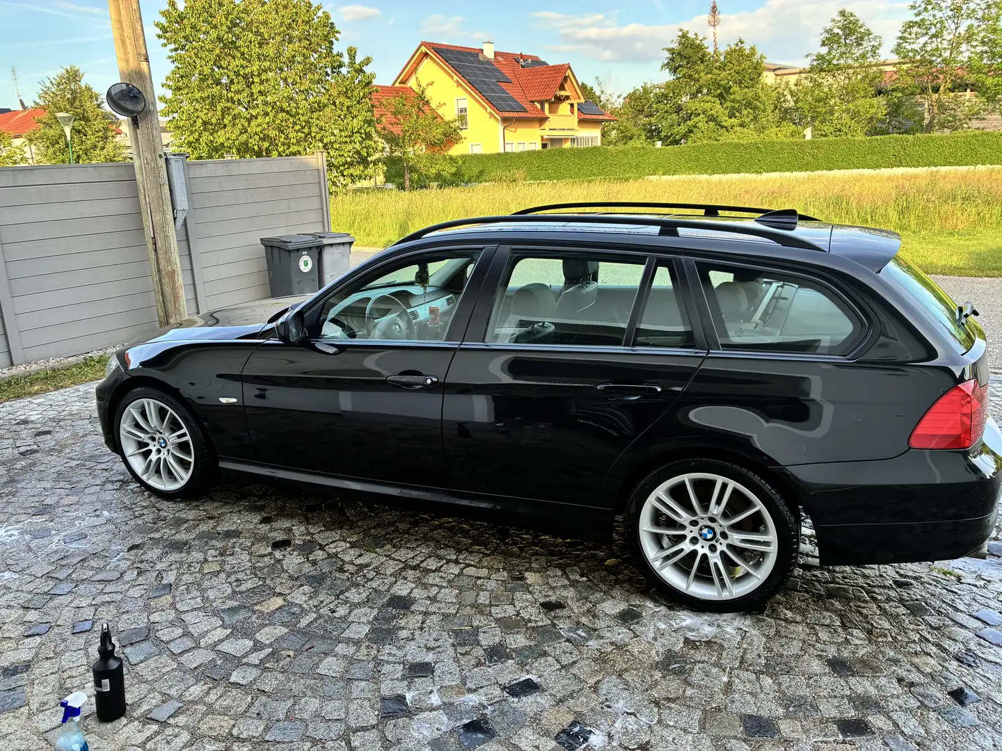 BMW 318 318d Touring Advantage Österreich-Paket Schwarz - 2