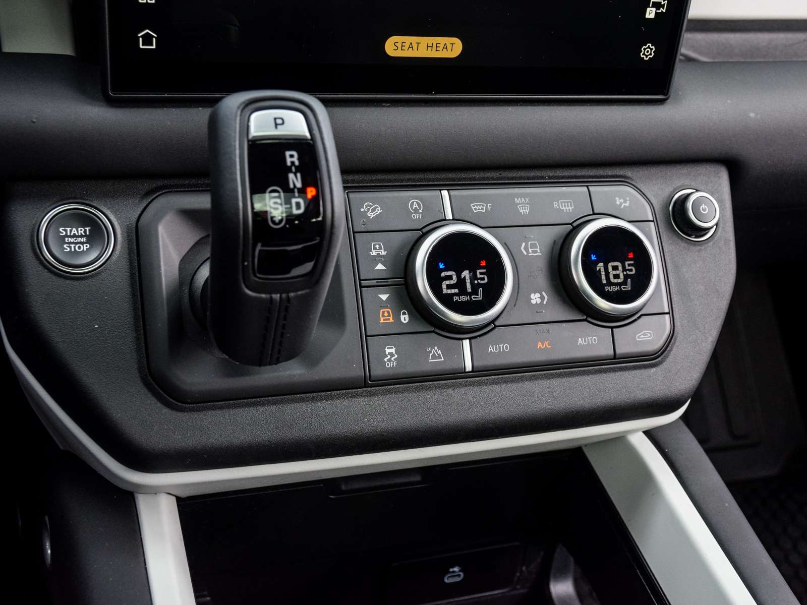 2025 Land Rover Defender X-Dynamic SE thumb 23