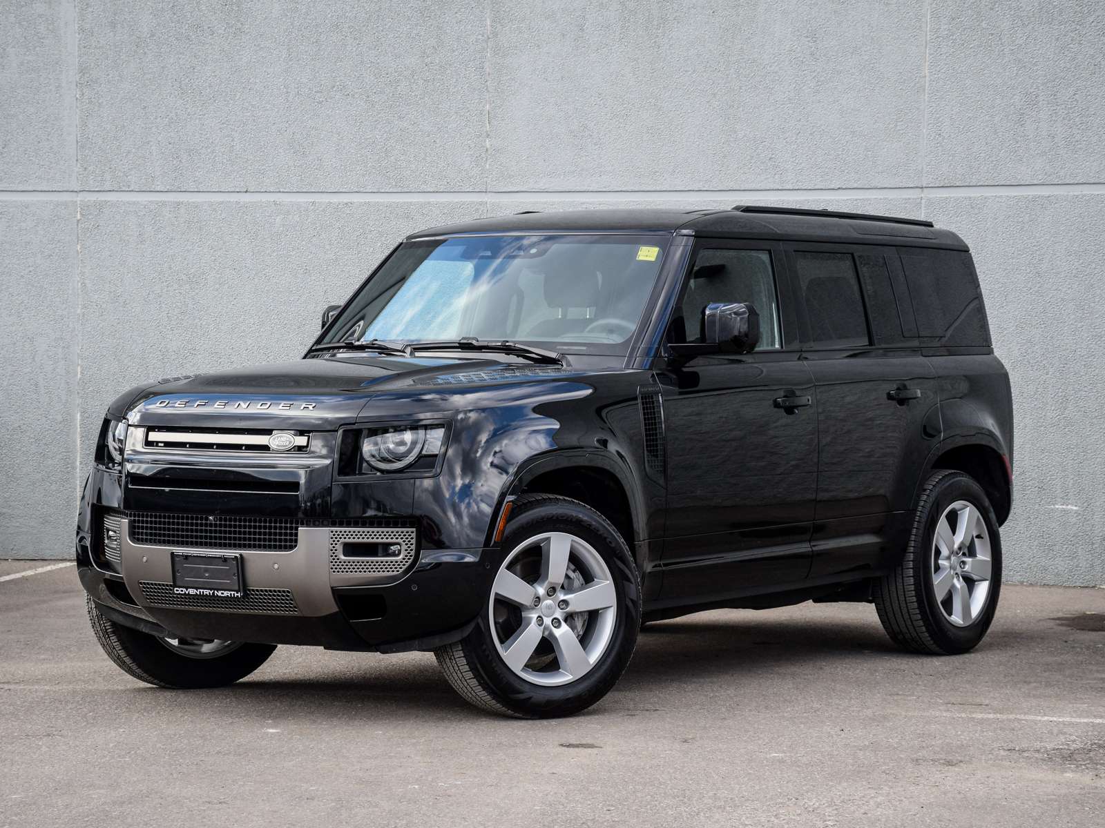 2025 Land Rover Defender X-Dynamic SE
