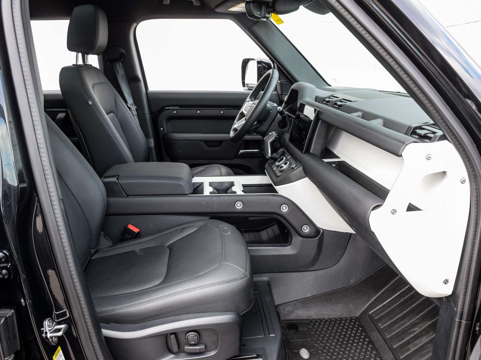 2025 Land Rover Defender X-Dynamic SE thumb 15