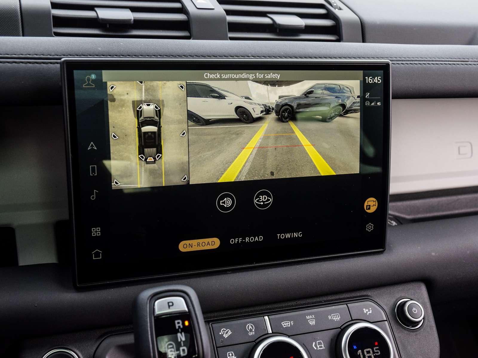 2025 Land Rover Defender X-Dynamic SE thumb 20