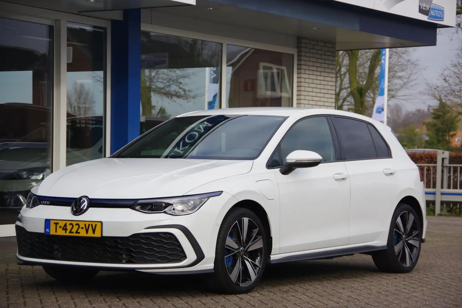 Volkswagen Golf GTE 1.4 Hybrid IQ.Light Leer Camera Stoelkoeling Head- Blanco - 2