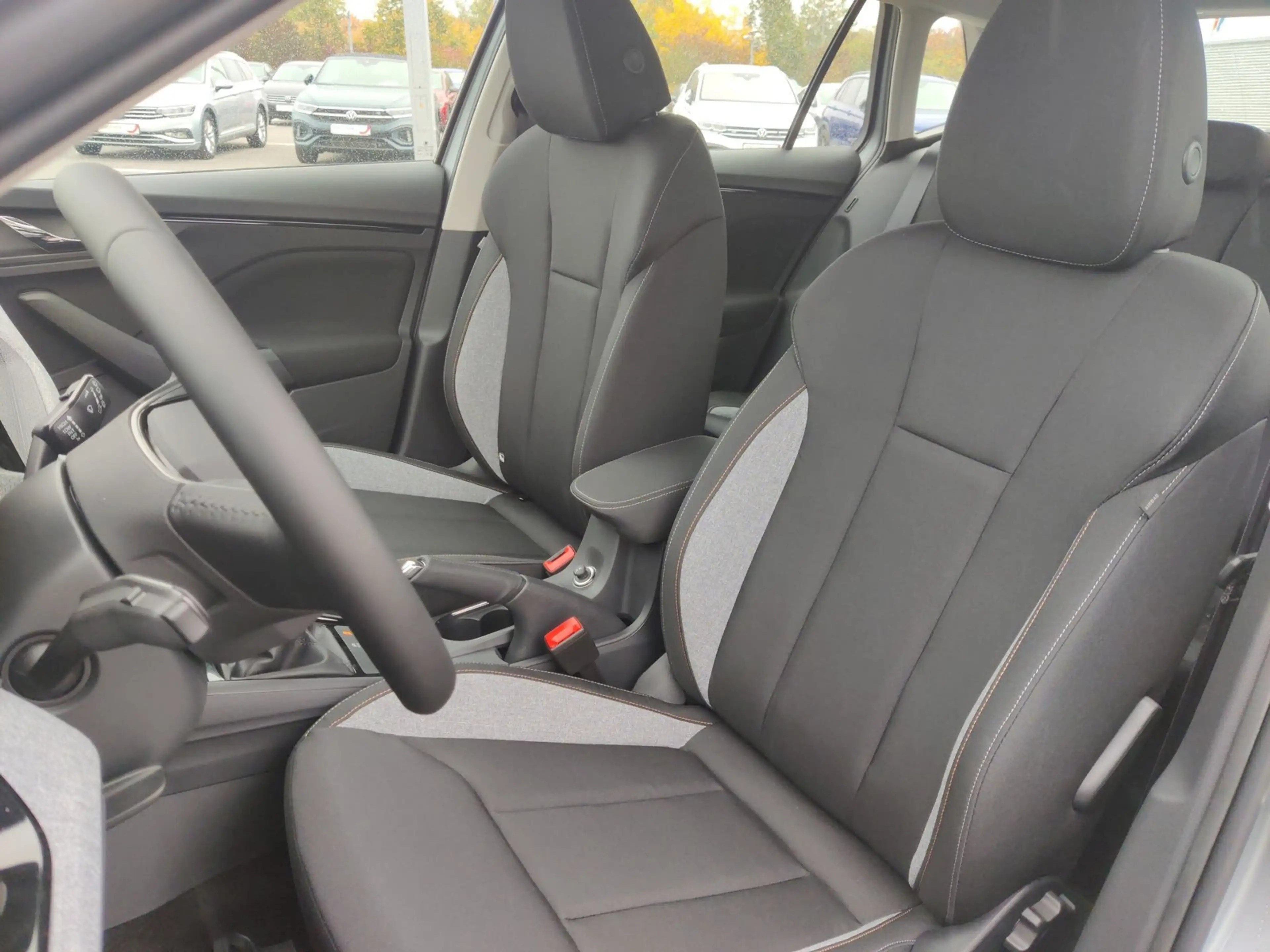 Skoda Kamiq Selection SmartLink RearView Sitzh Navi Kessy DAB — photo 12