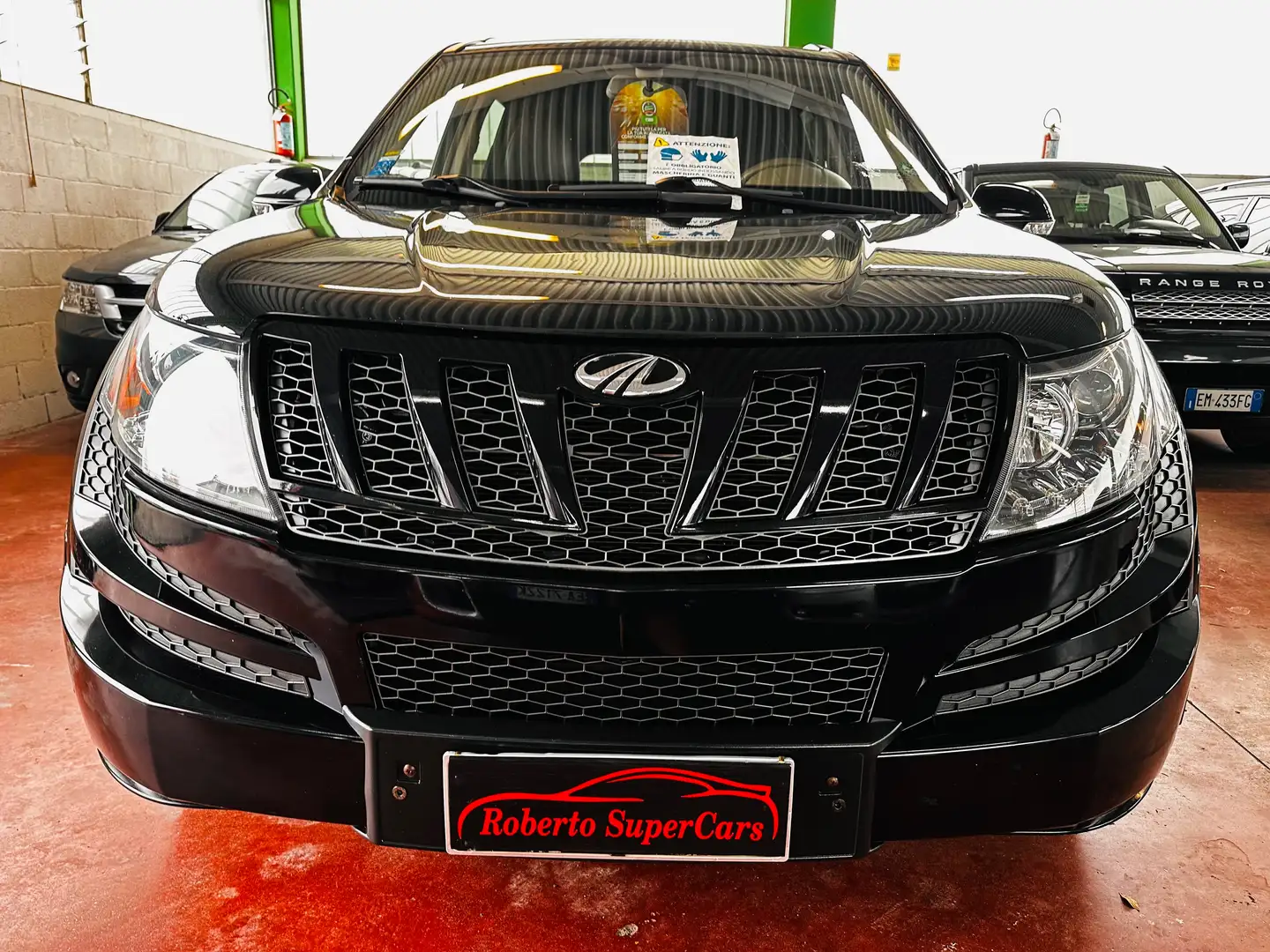 Mahindra XUV500 2.2 Gasolio  16v 4x4 7Posti Luxury Nero - 2