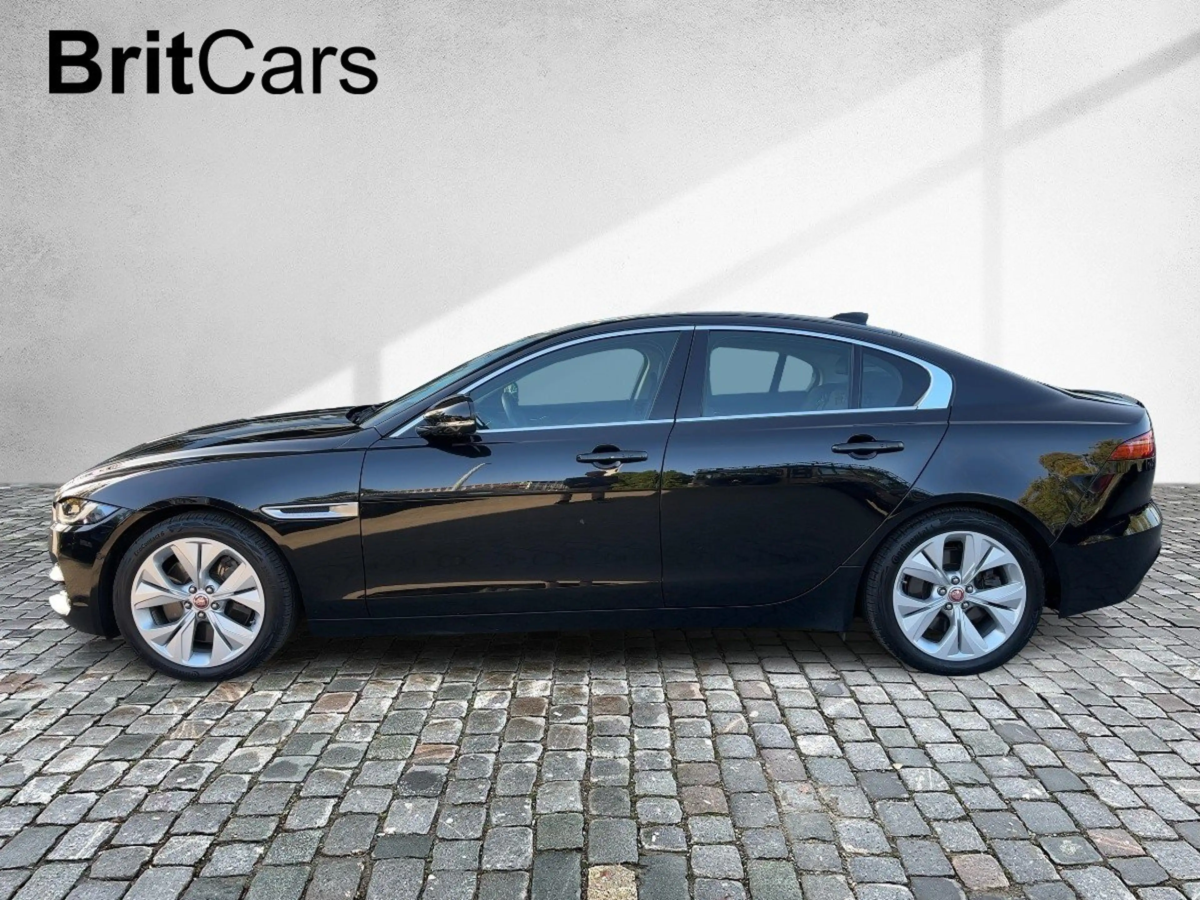 Jaguar XE P250 S 360-CAM CAM LED NAVI PDC — photo 3