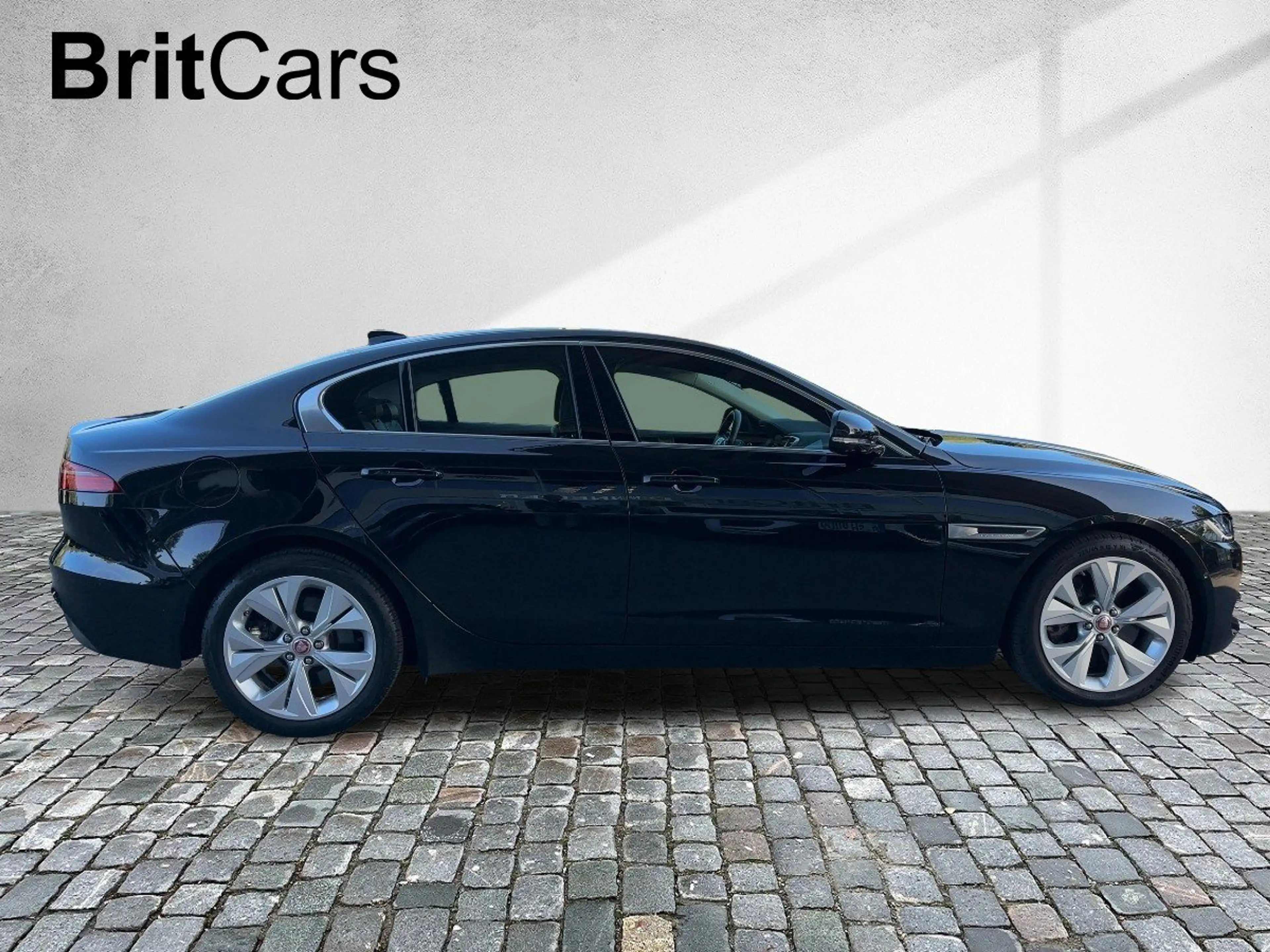 Jaguar XE P250 S 360-CAM CAM LED NAVI PDC — photo 6