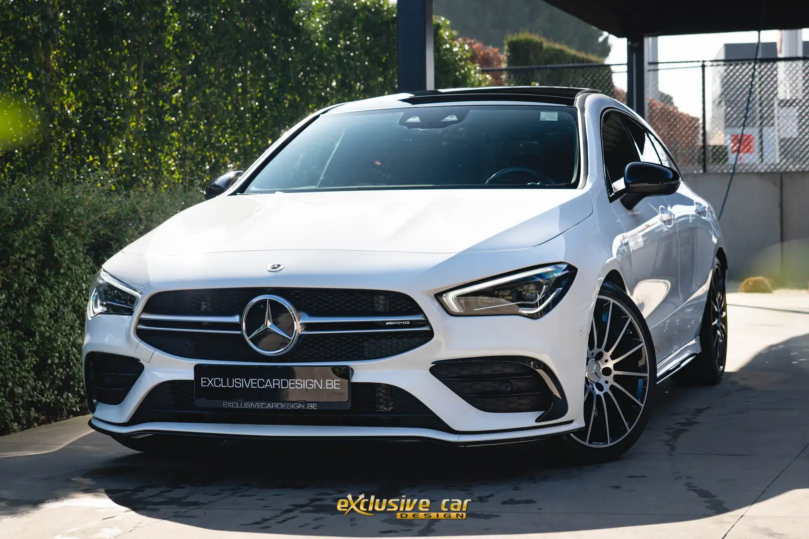 Mercedes-Benz CLA 35 AMG Shooting Brake 4-Matic/Burmester/Pano/Multibeam Blanc - 1