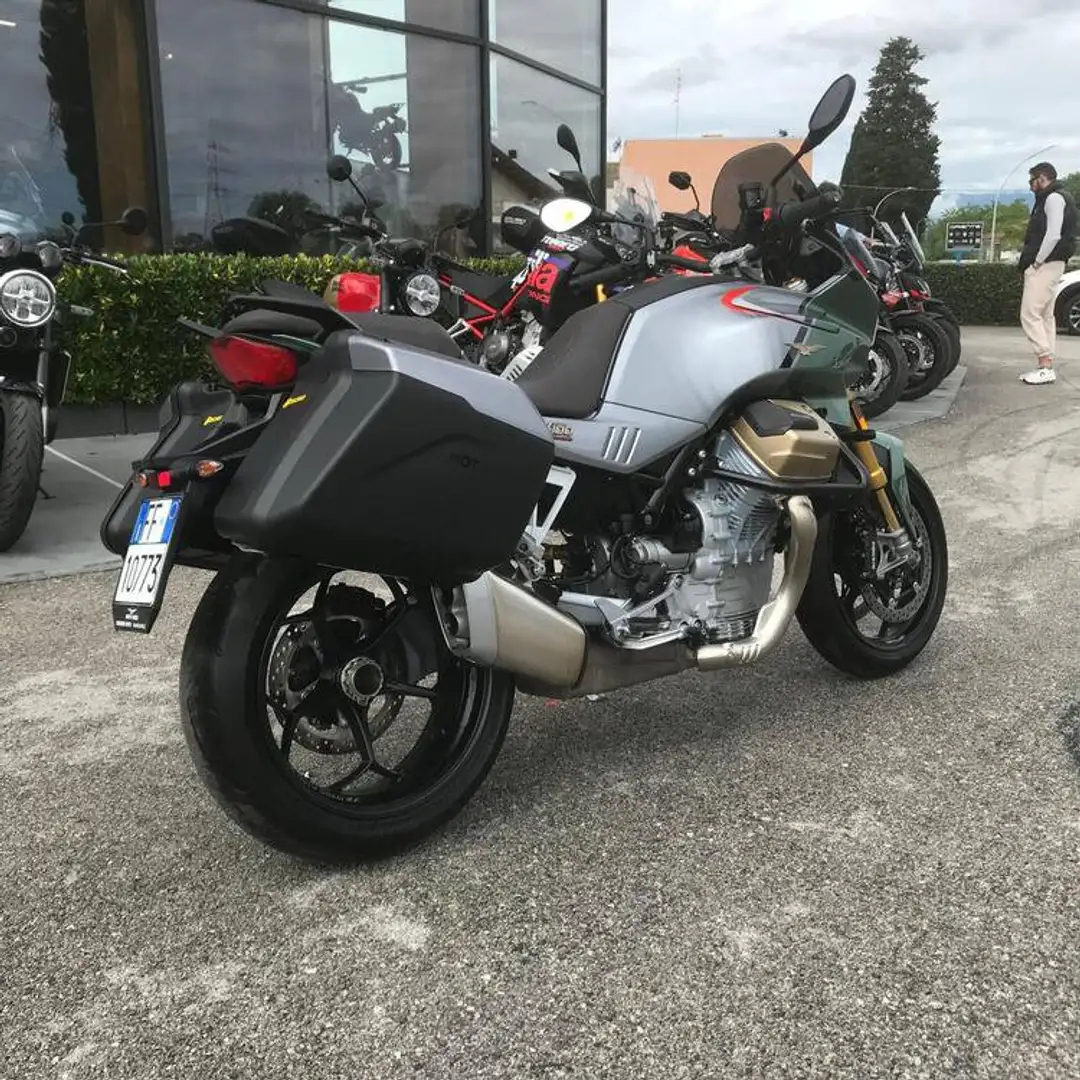 Moto Guzzi V 100 Mandello - 2