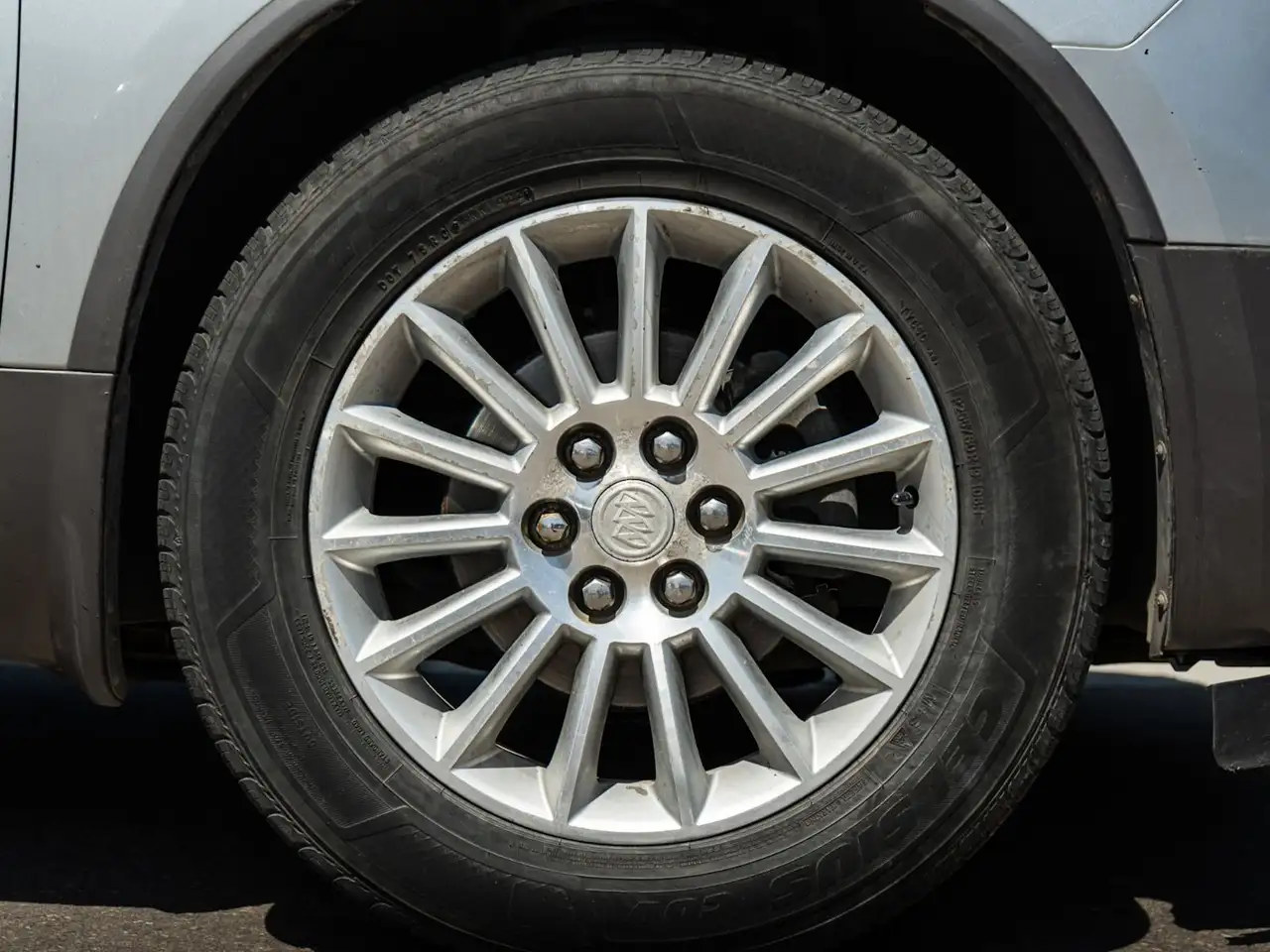 Buick Enclave photo Buick Enclave