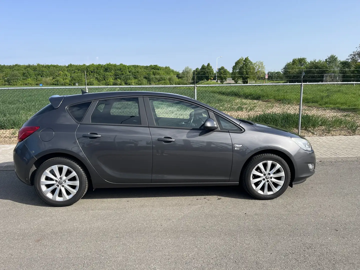 Opel Astra 1.4 ecoFLEX Szary - 1
