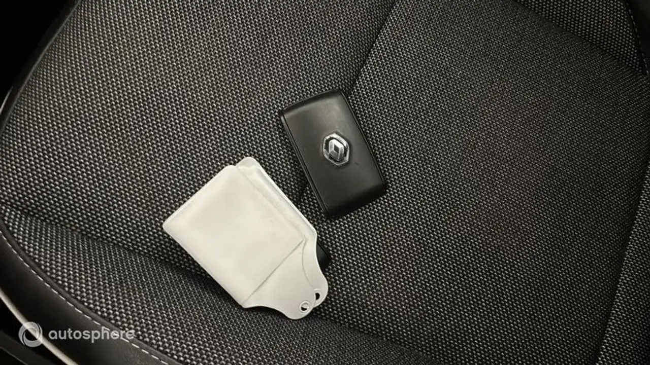 Renault Captur — photo 16