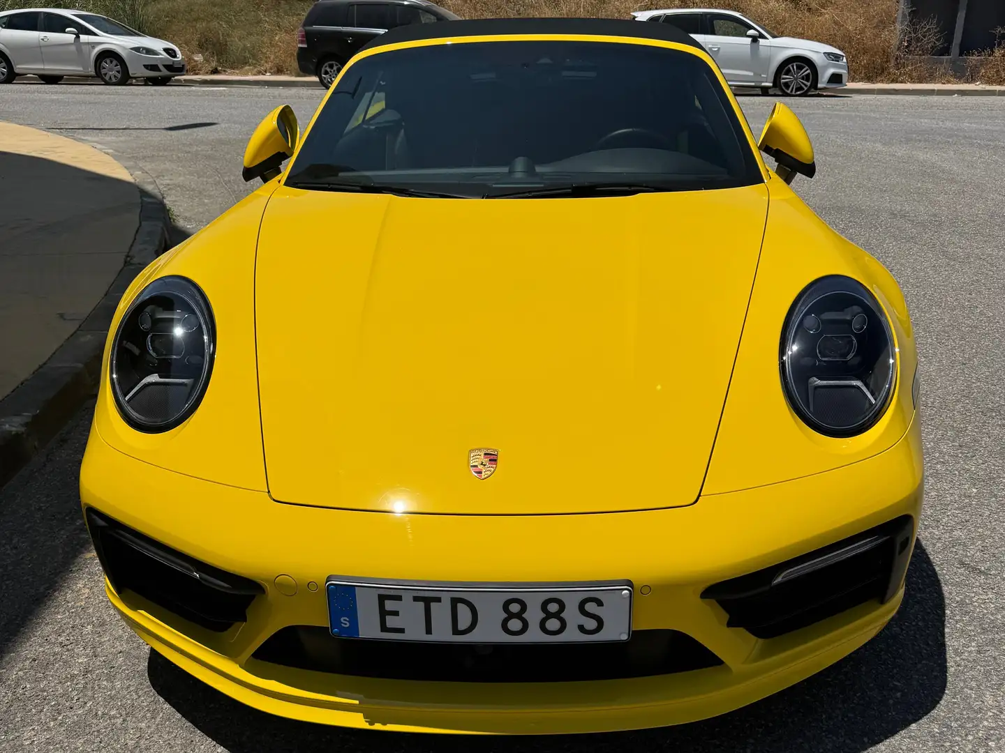 Porsche 992 Carrera 4S Descapotable Amarillo - 1