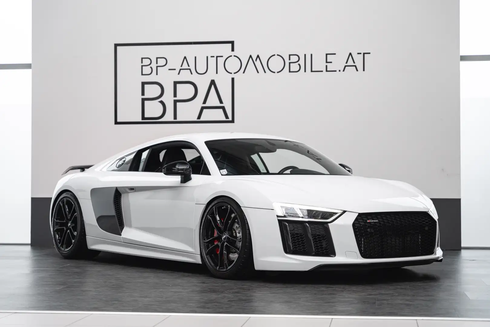 Audi R8 Coupe 5.2 FSI RWD // 1 of 999 // MEGA OPTIK // Weiß - 2