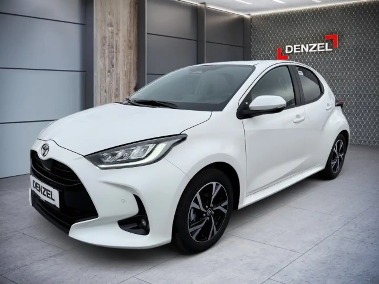 Toyota Yaris - 1,5 l, 116 PS 5-tg. Active Drive Weiß - 1