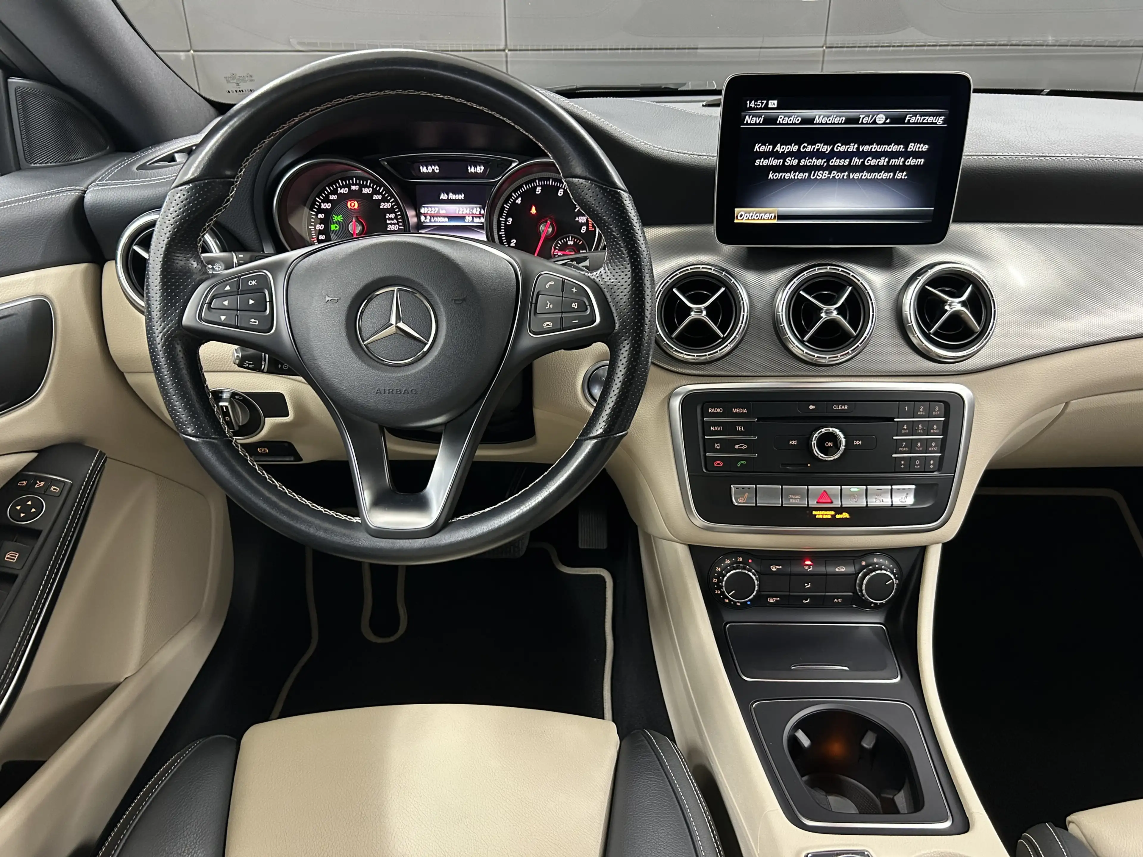Mercedes-Benz CLA 220 4Matic ACC+LED+Leder+KAM — photo 12