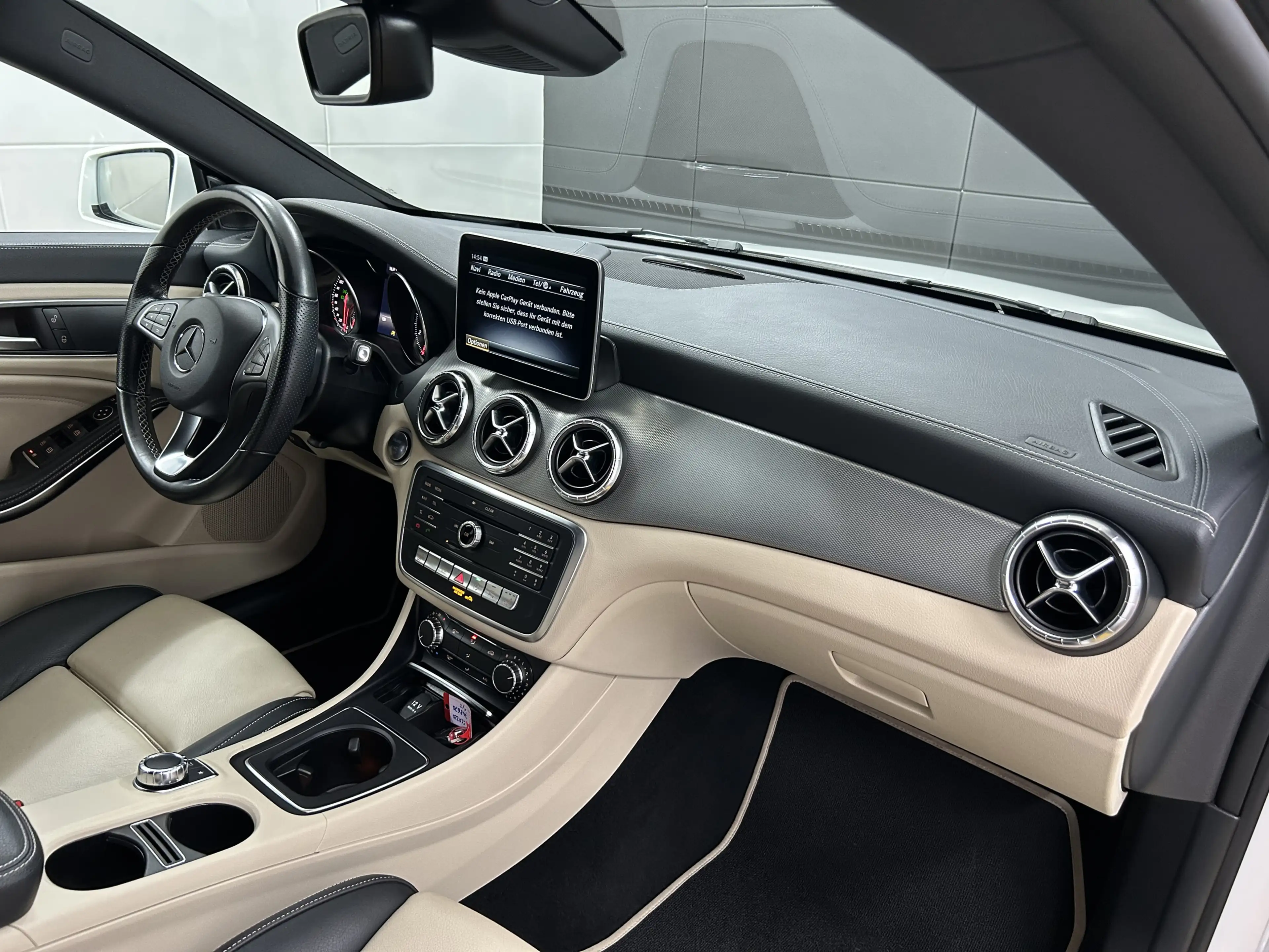 Mercedes-Benz CLA 220 4Matic ACC+LED+Leder+KAM — photo 11