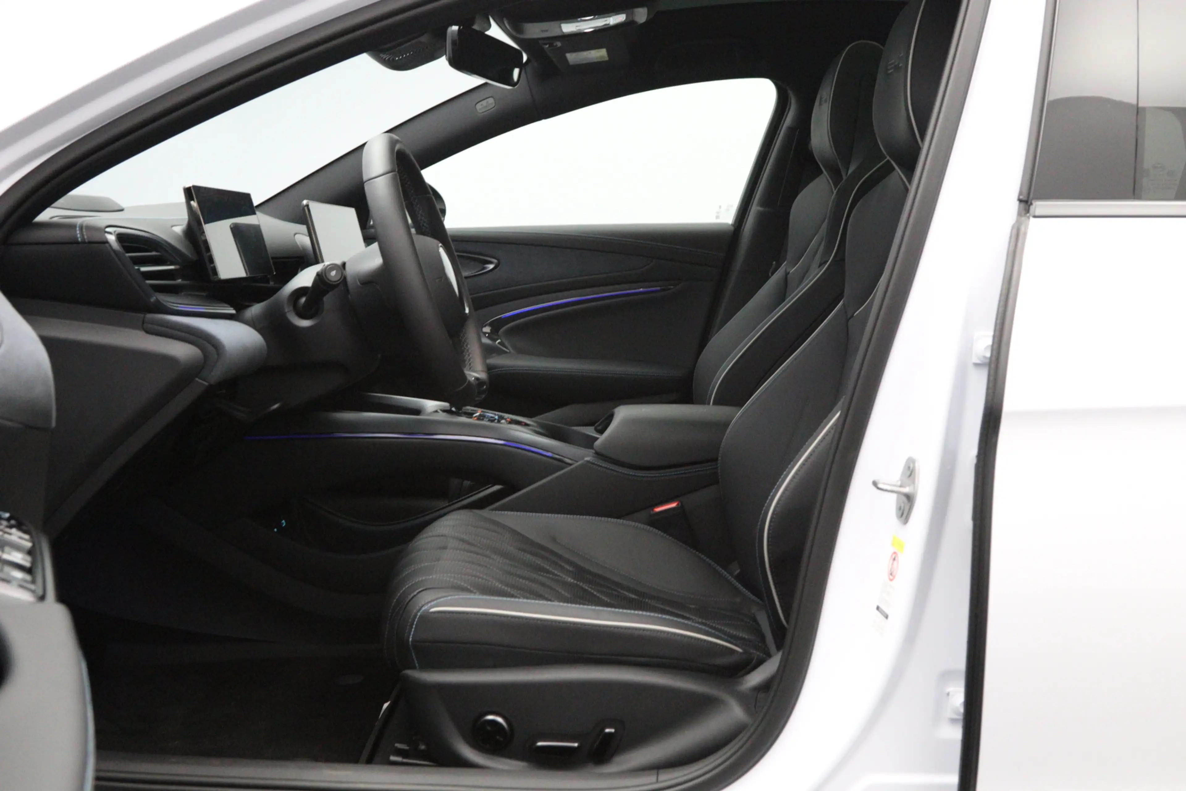 BYD Seal Excellence AWD 82.5 kWh 531 PK, SOH 100%, Panorama — photo 18
