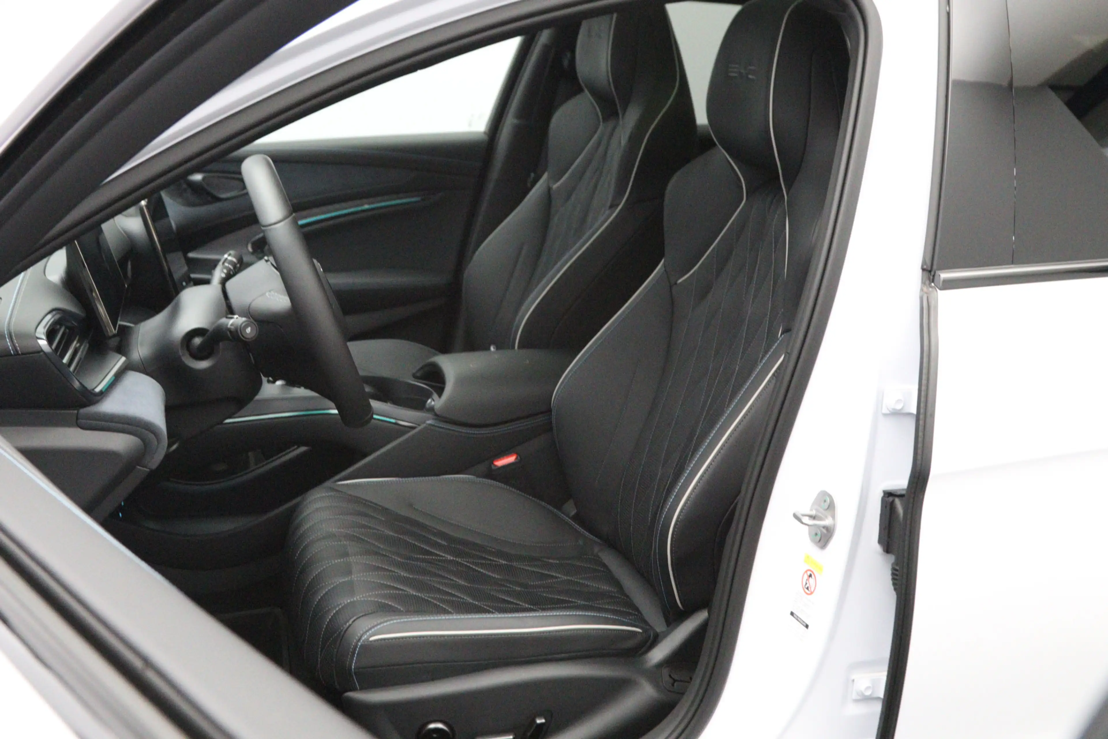 BYD Seal Excellence AWD 82.5 kWh 531 PK, SOH 100%, Panorama — photo 3