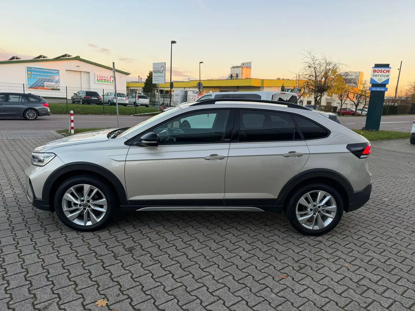 Volkswagen Taigo 1.0 TSI DSG Move *Matrix*Kamera*ACC*DAB* Silber - 2