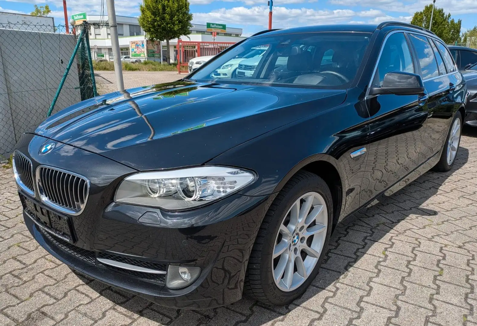 BMW 530 d xDrive Zwart - 1