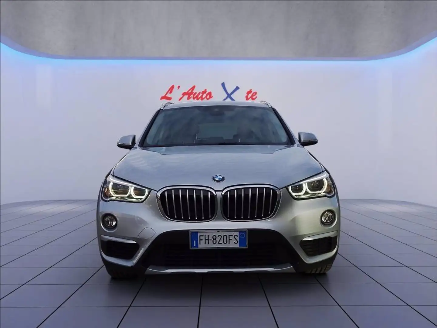 BMW X1 xdrive18d Grau - 2