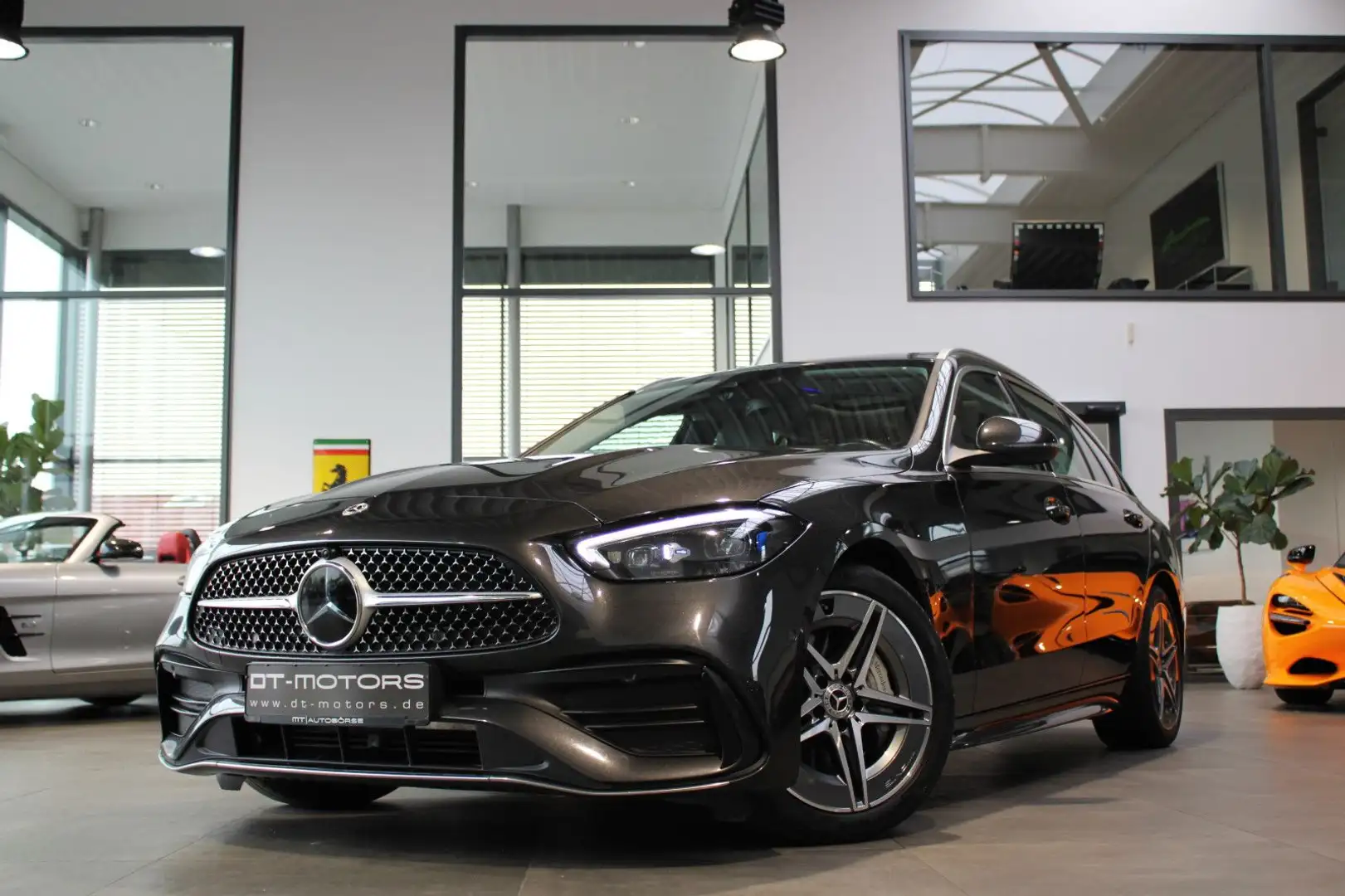 Mercedes-Benz C 200 T 9G AMG-LINE/AHK/PANO./LED/HIGH-END/19" Grau - 1