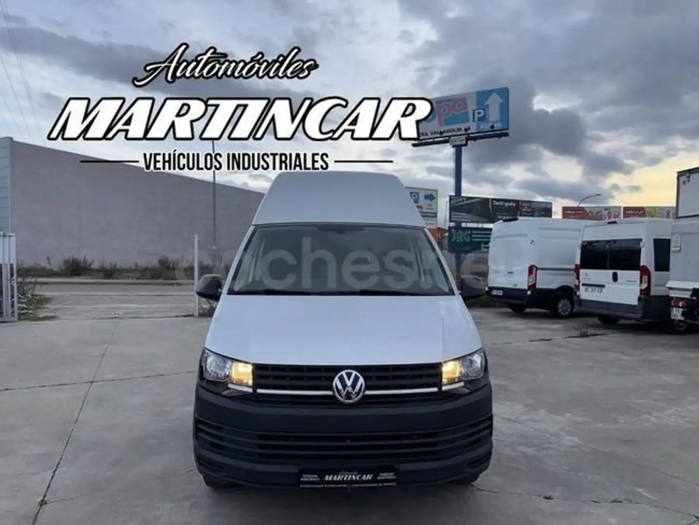 Volkswagen Transporter Furgon Largo TA 2.0 TDI 75kW 102CV Plateado - 2