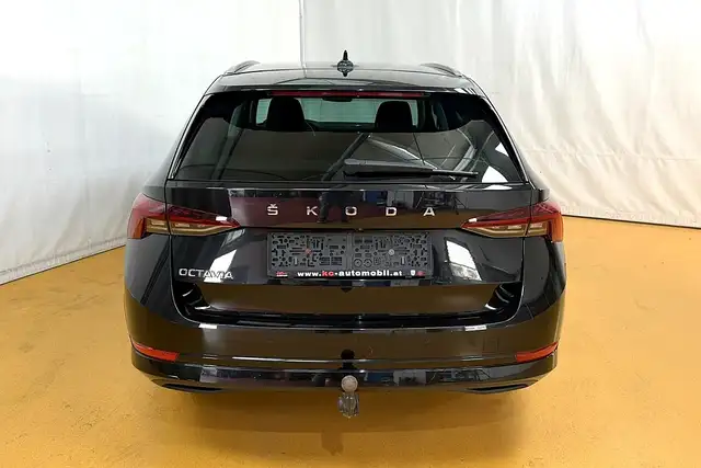 Skoda Octavia view 12