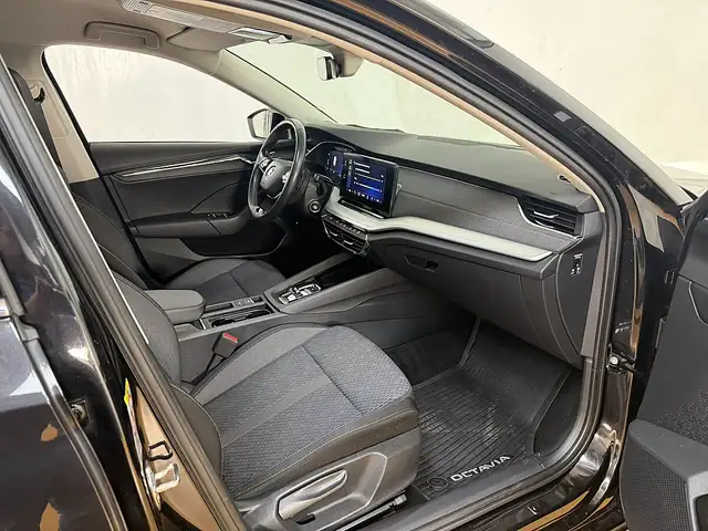 Skoda Octavia view 5