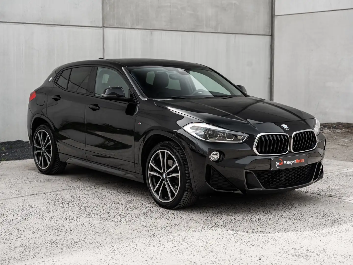 BMW X2 X2 sDrive18d M-Pack Pano Full leather Zwart - 1