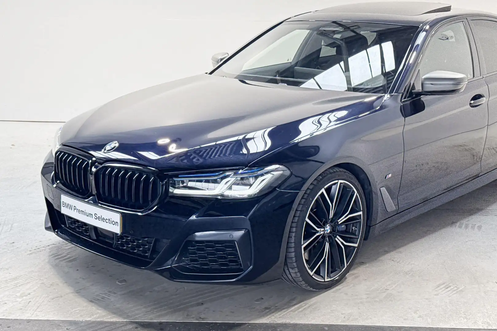 BMW M550 5 Serie Sedan M550i xDrive Innovationspakket Aut. Černá - 2