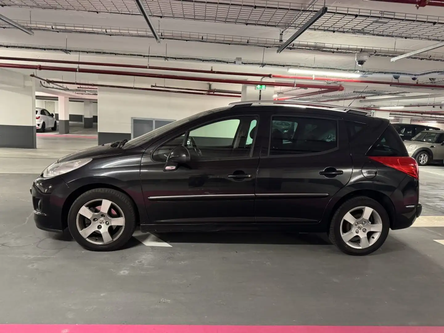 Peugeot 207 1.6 HDI 90 PREMIUM Noir - 2
