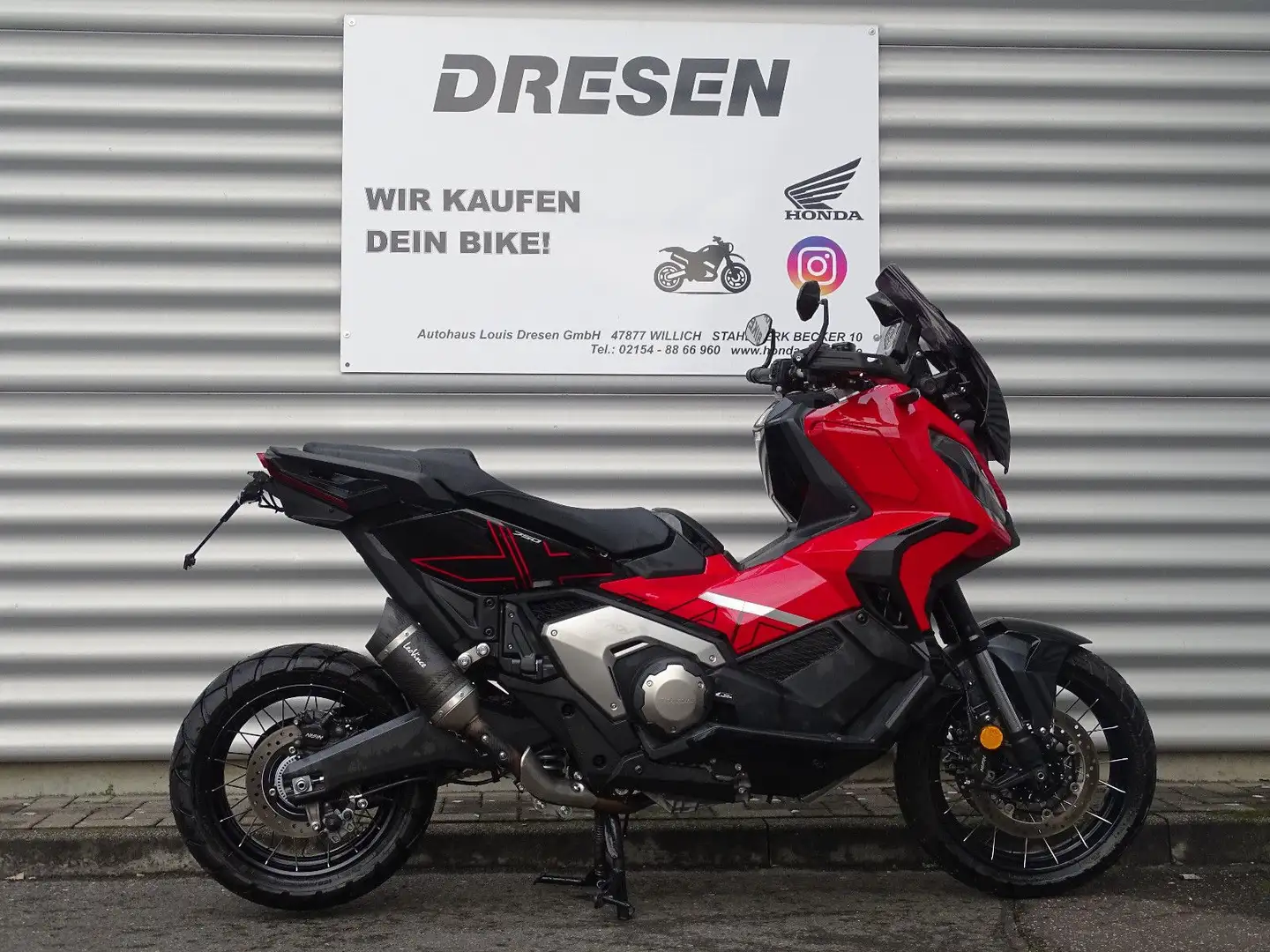 Honda X-ADV 750 ABS * 2024 * 3.000KM * Rood - 1