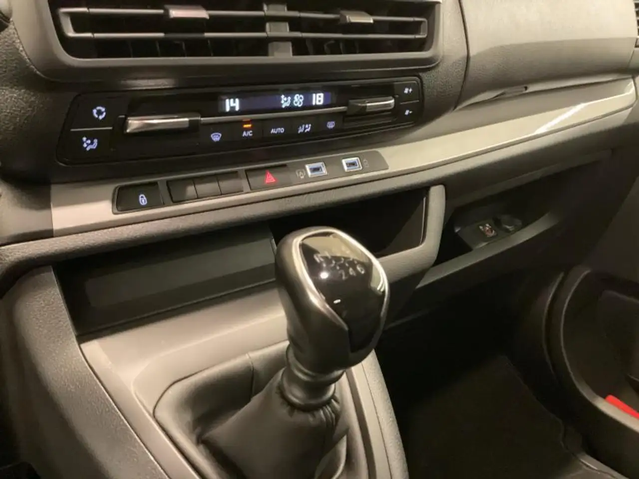 Toyota Verso Medium Shuttle GP 9pl, миниатюра 12