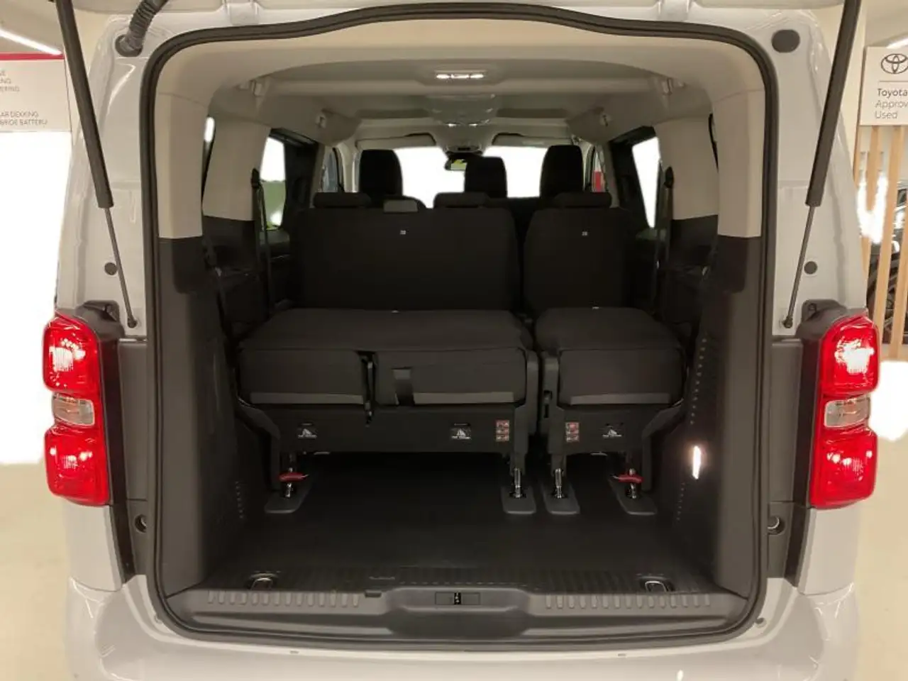 Toyota Verso Medium Shuttle GP 9pl, миниатюра 18