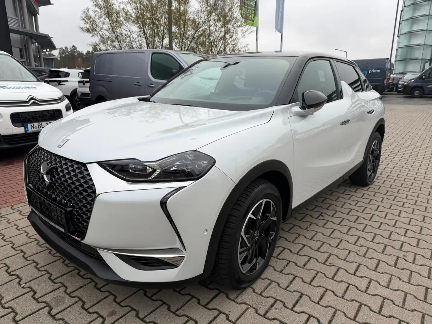 DS Automobiles DS 3 Crossback 1.2 PureTech 130 So Chic Navi+SHZ Blanc - 2