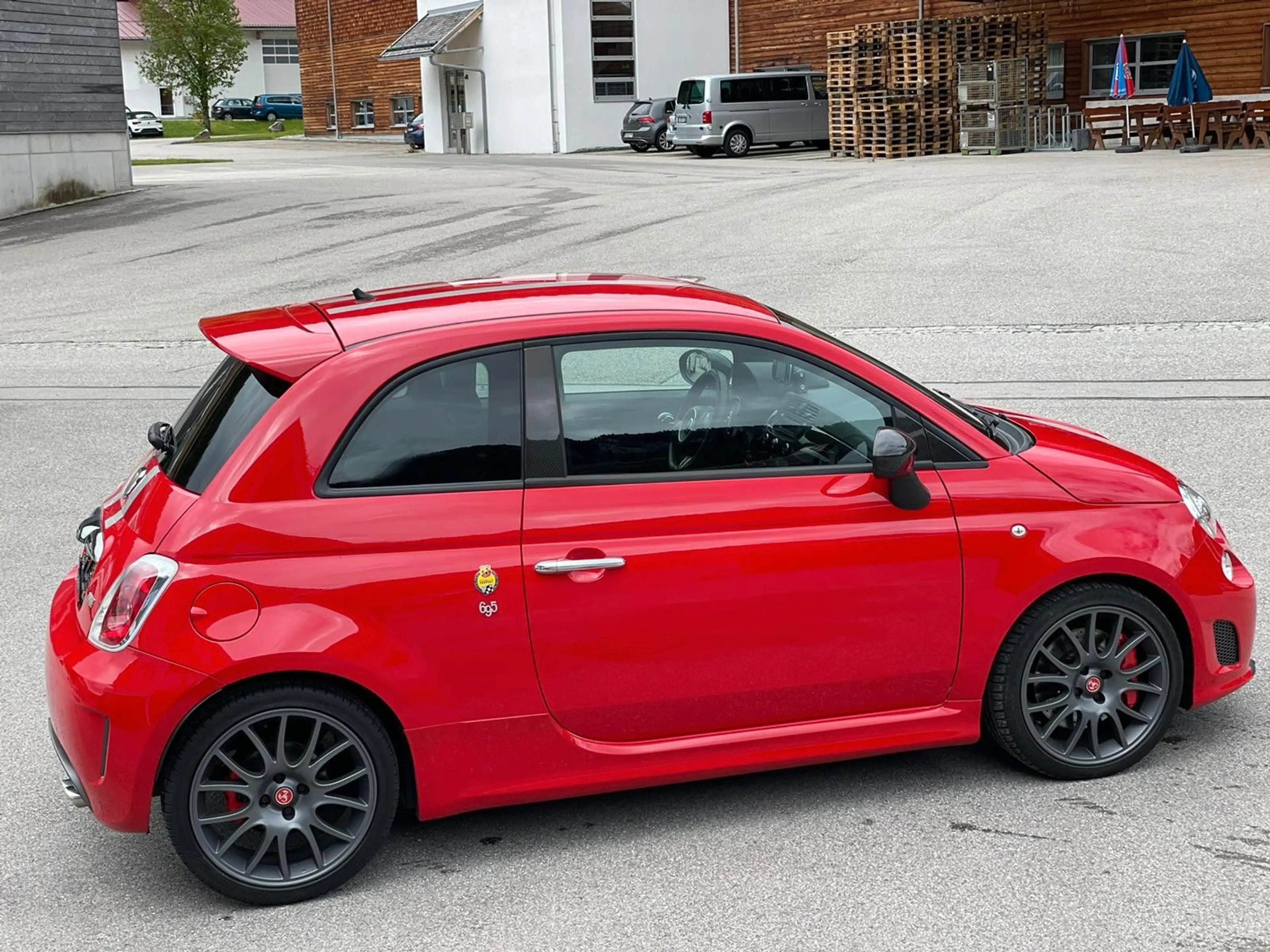 Abarth 695 Tributo Ferrari Edition — photo 4