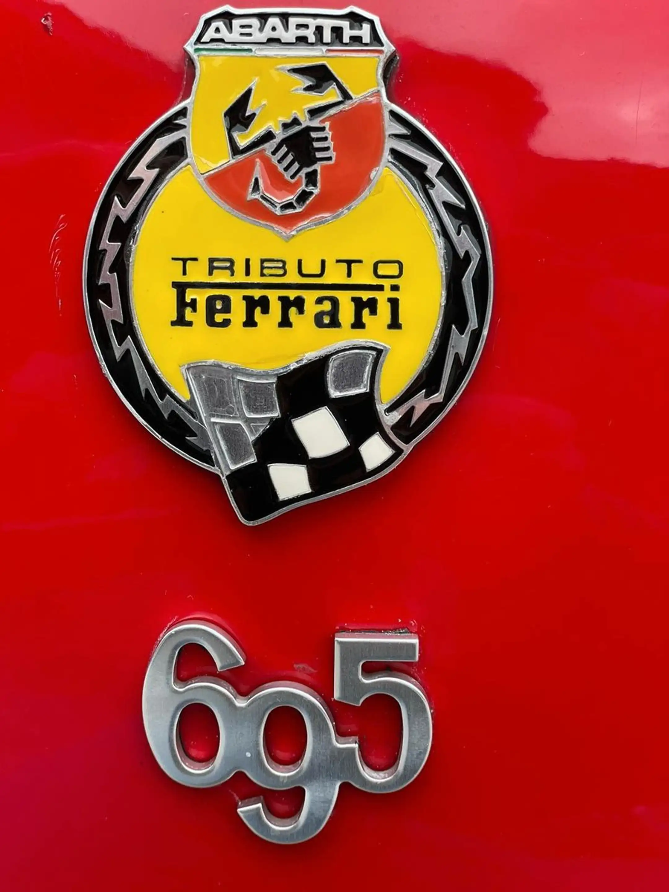 Abarth 695 Tributo Ferrari Edition — photo 7