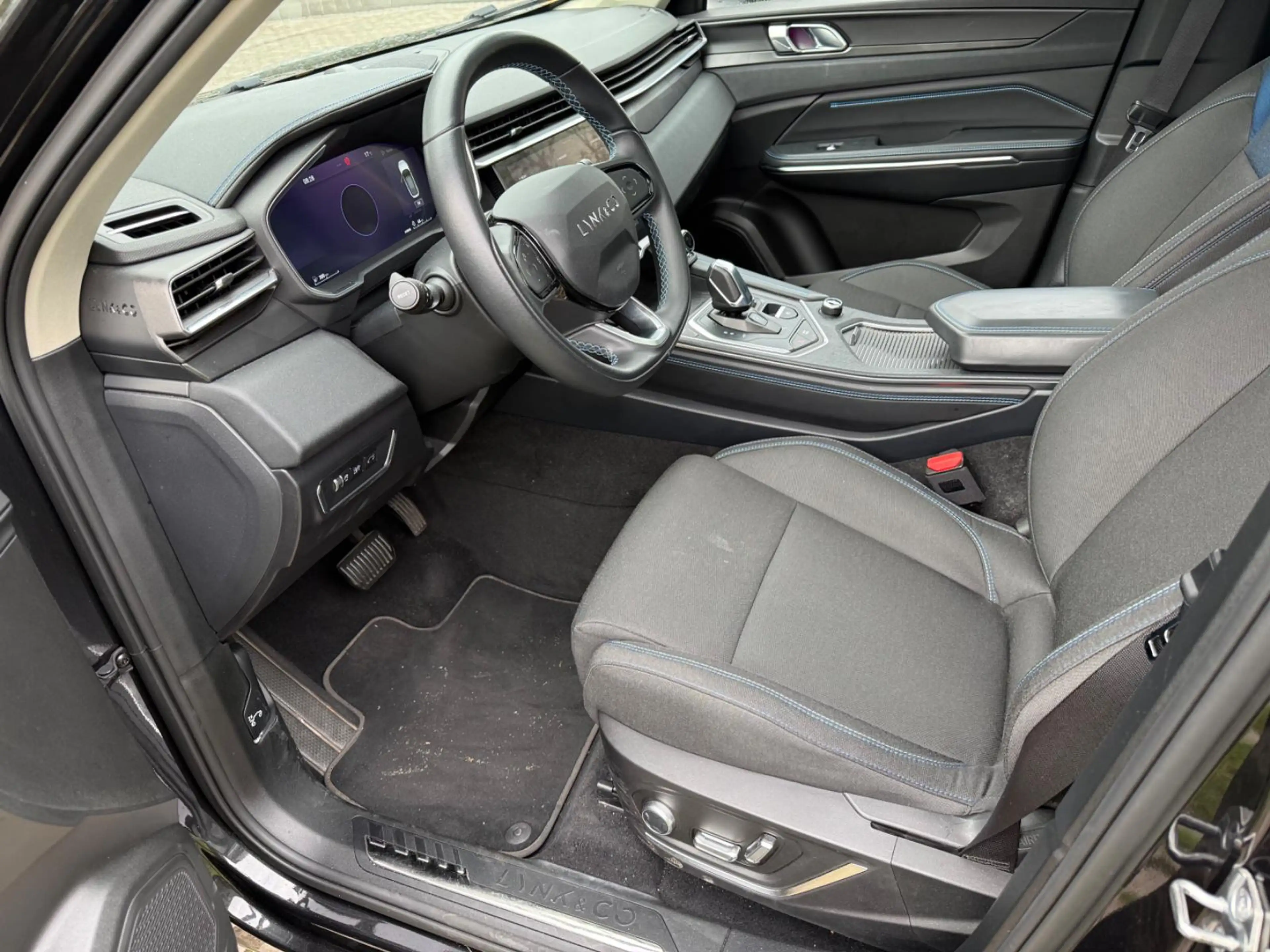 Lynk & Co 01 1.5 Plug-in Hybrid | PHEV | Black Pack | Panoramad — photo 3
