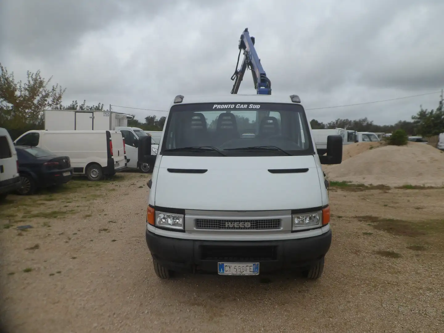 Iveco Daily 35c15 cassone fisso con gru Bianco - 2