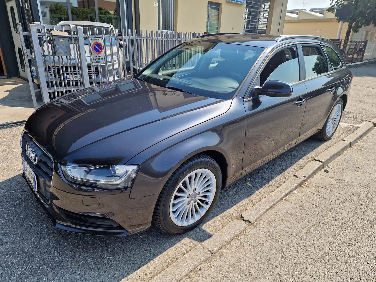 Audi A4 A4 Avant 2.0 tdi 143cv multitronic Grigio - 1