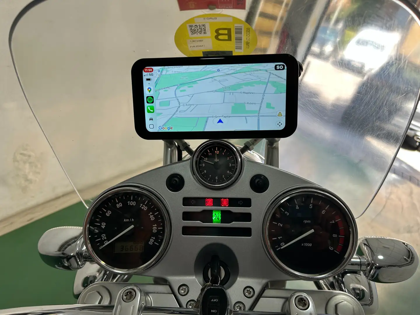 BMW R 1200 C Montauk Negro - 1