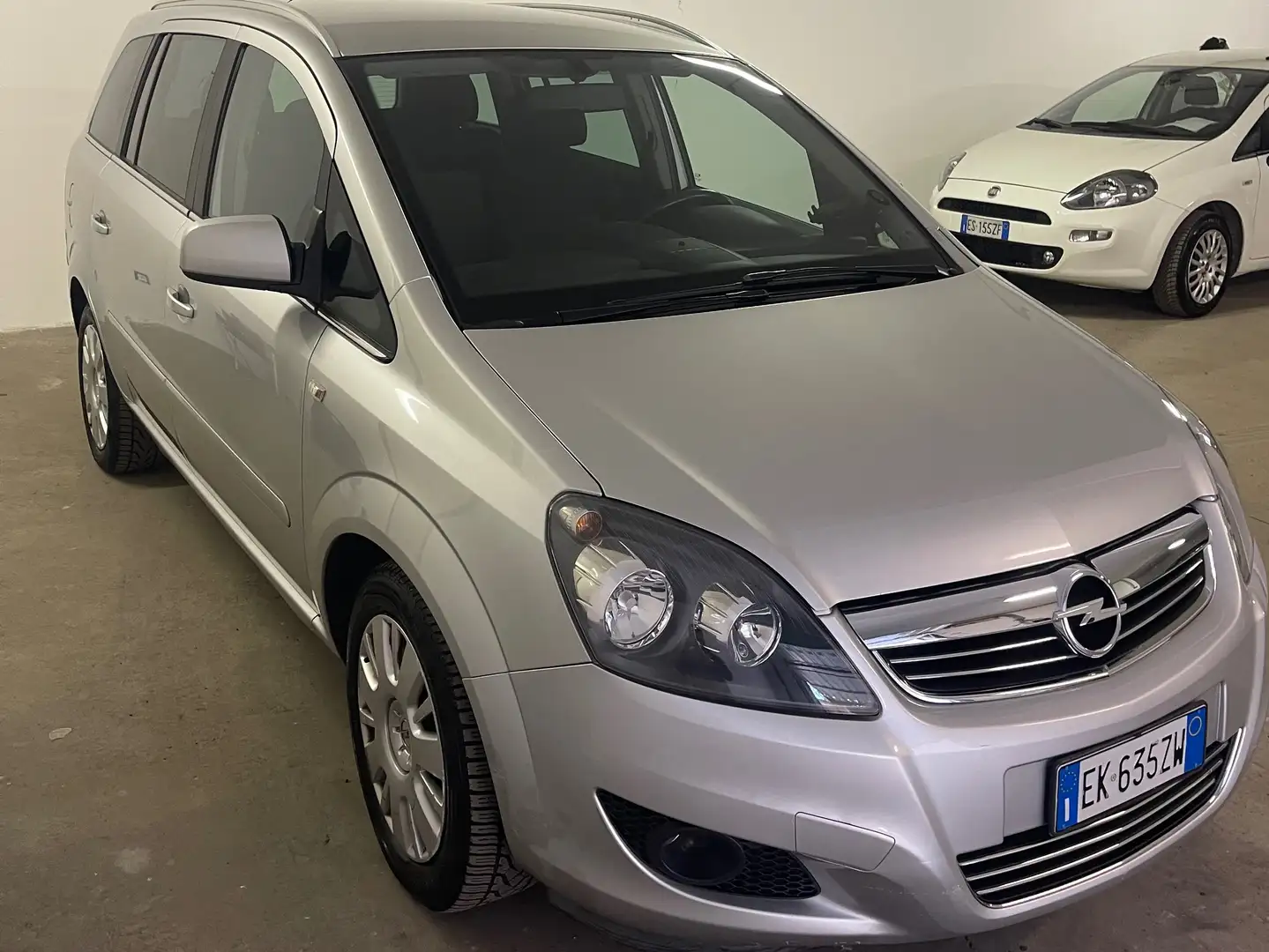 Opel Zafira Zafira II 2005 1.6 t. Cosmo ecoM 150cv Argento - 1