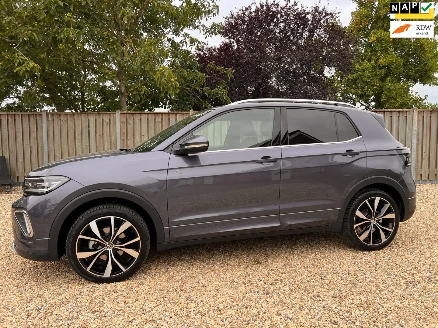 Volkswagen T-Cross 1.5 TSI R-Line Edition Navigatie & Camera & Winter Gris - 1