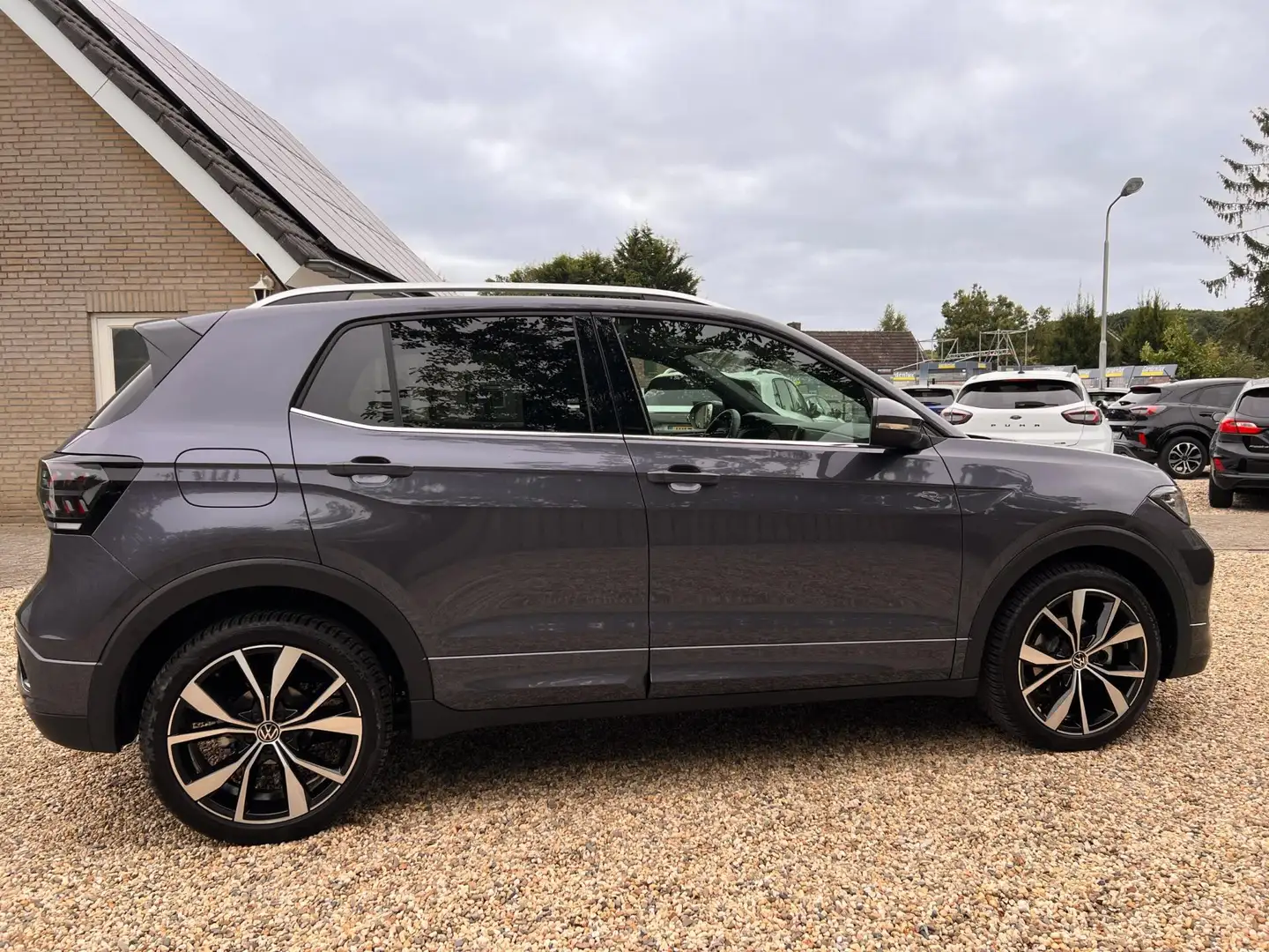 Volkswagen T-Cross 1.5 TSI R-Line Edition Navigatie & Camera & Winter Gris - 2