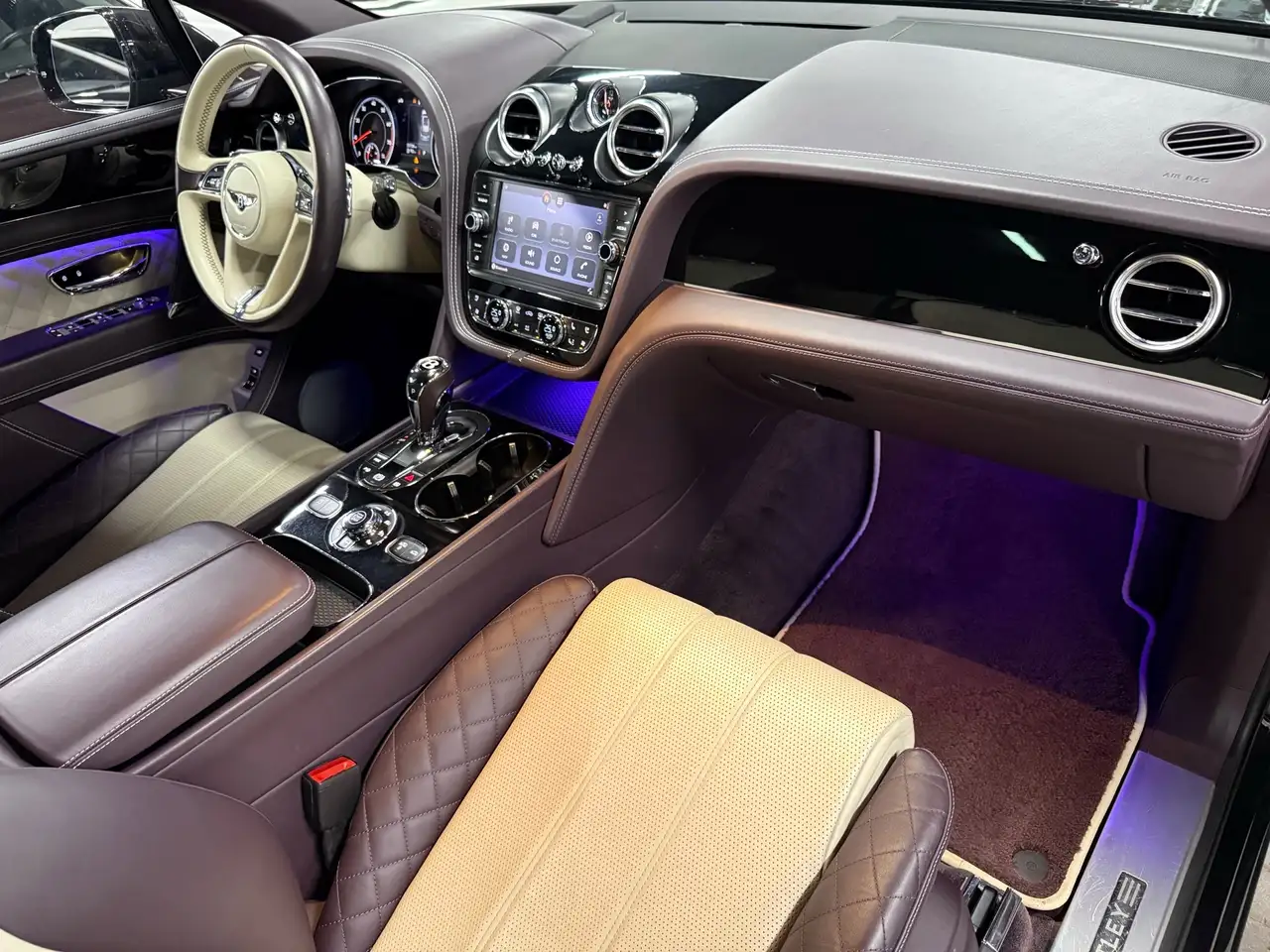 Bentley Bentayga снимка Bentley Bentayga