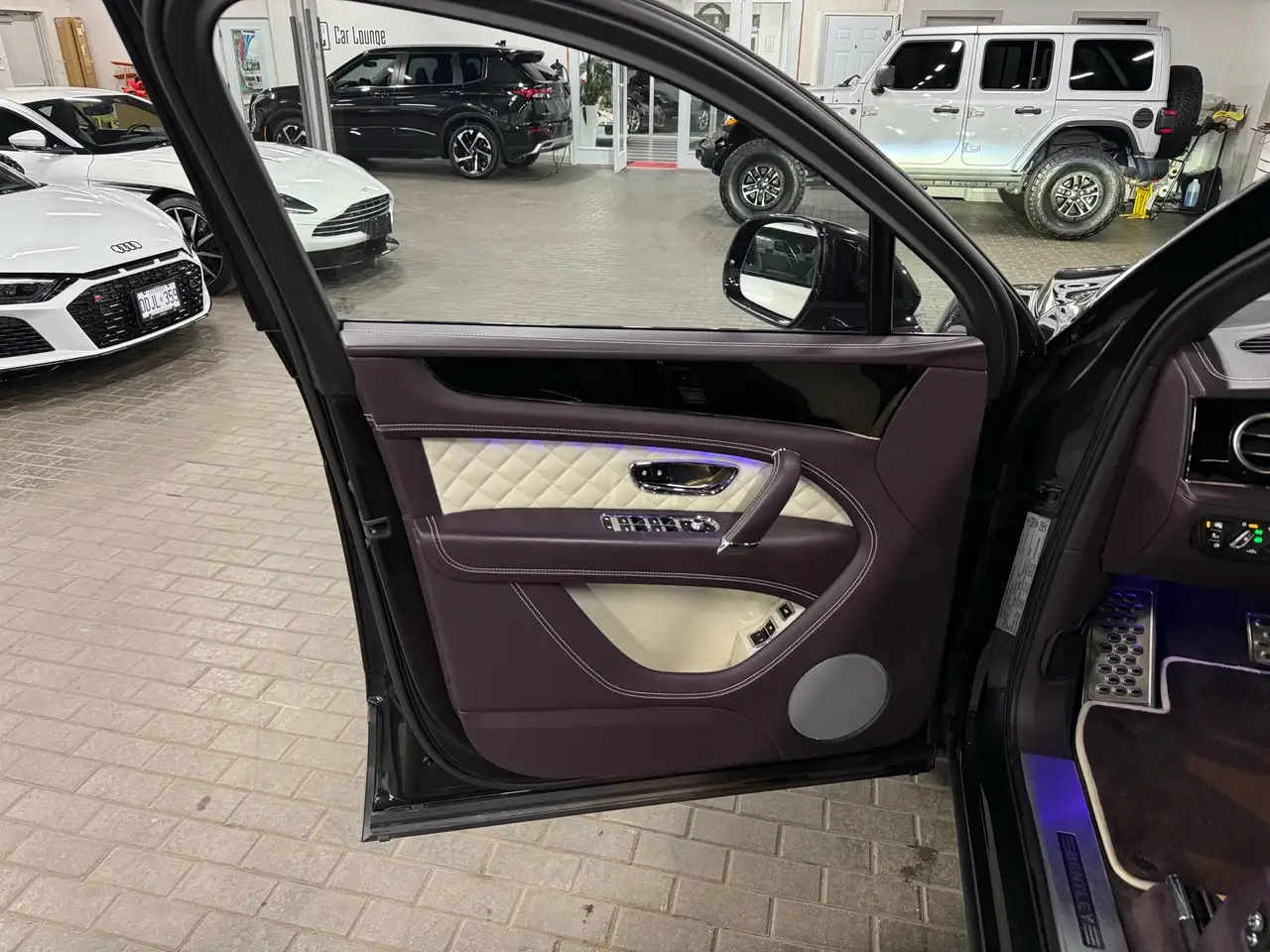 Bentley Bentayga снимка Bentley Bentayga